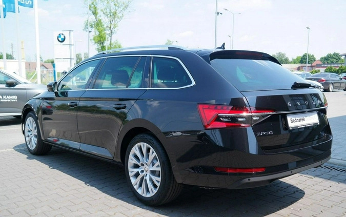 Skoda Superb cena 174790 przebieg: 5, rok produkcji 2024 z Sędziszów małe 781